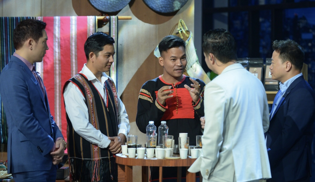 Chàng trai Êđê gọi vốn thành công 5 tỷ đồng trong chương trình Shark Tank Việt Nam
