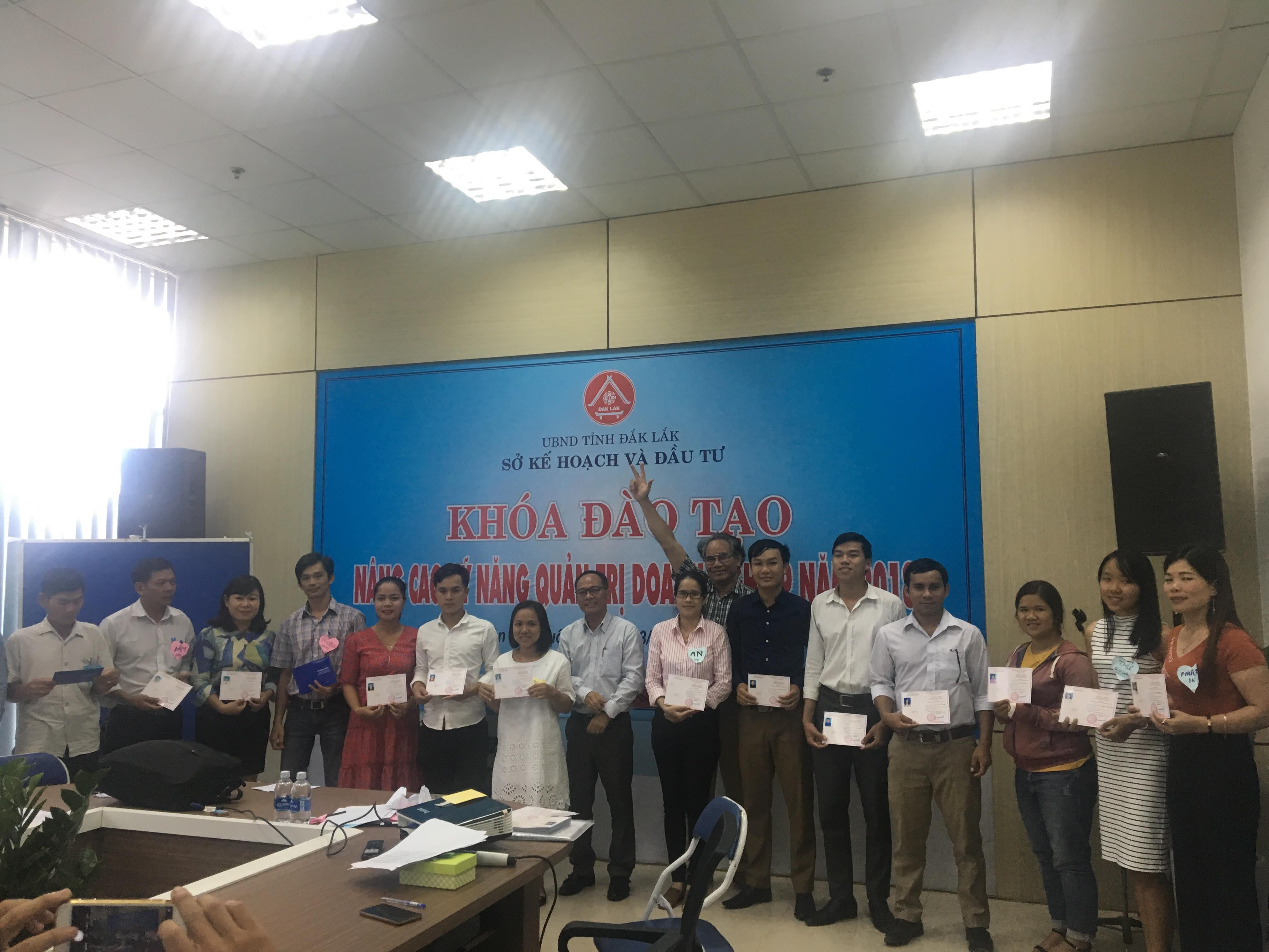KHÓA ĐÀO TẠO NÂNG CAO KỸ NĂNG QUẢN TRỊ DOANH NGHIỆP NĂM 2018 TẠI BUÔN MA THUỘT ĐÃ KẾT THÚC THÀNH CÔNG TỐT ĐẸP